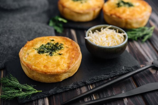 Quelles astuces pour une quiche lorraine sans pâte légère et savoureuse ?