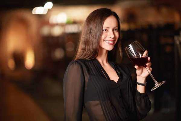 Comment organiser une dégustation de vins à domicile avec un budget limité ?