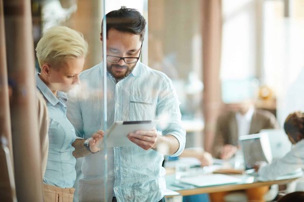 Quelle technologie de réfrigérateur est la plus économe en énergie pour une grande famille ?