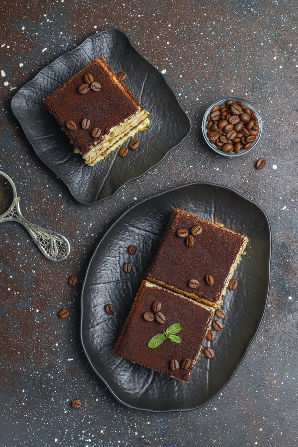 Quels sont les ingrédients pour un parfait tiramisu aux spéculoos et café infusé à la cardamome ?